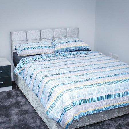 Camden Guest House Double Bedroom With Super Large King Bed London Exterior photo