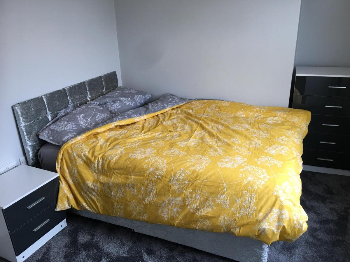 Camden Guest House Double Bedroom With Super Large King Bed London Exterior photo