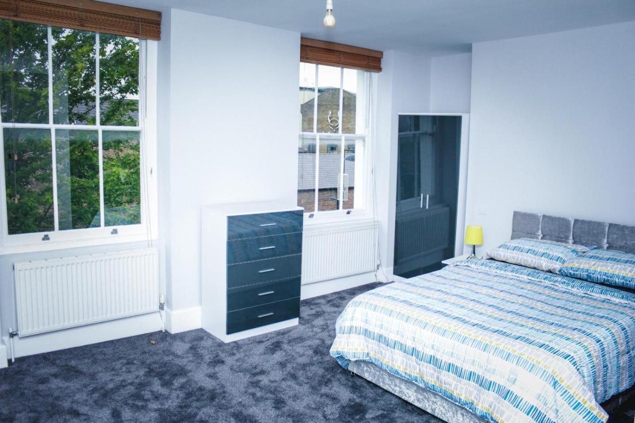 Camden Guest House Double Bedroom With Super Large King Bed London Exterior photo